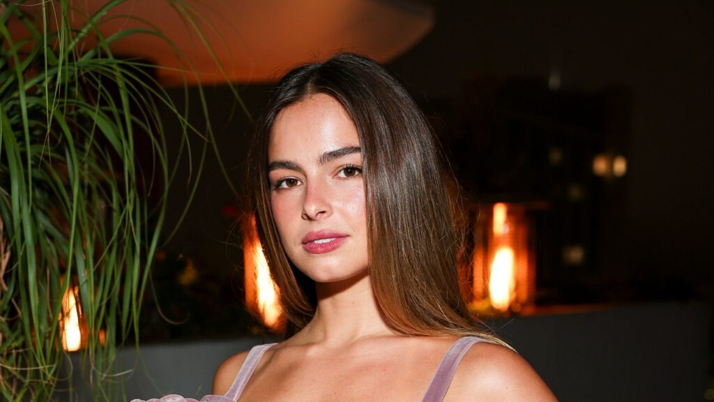 Addison Rae Latest Post Addison Rae Is the Latest Celebrity to Endorse the Controversial Cone ...